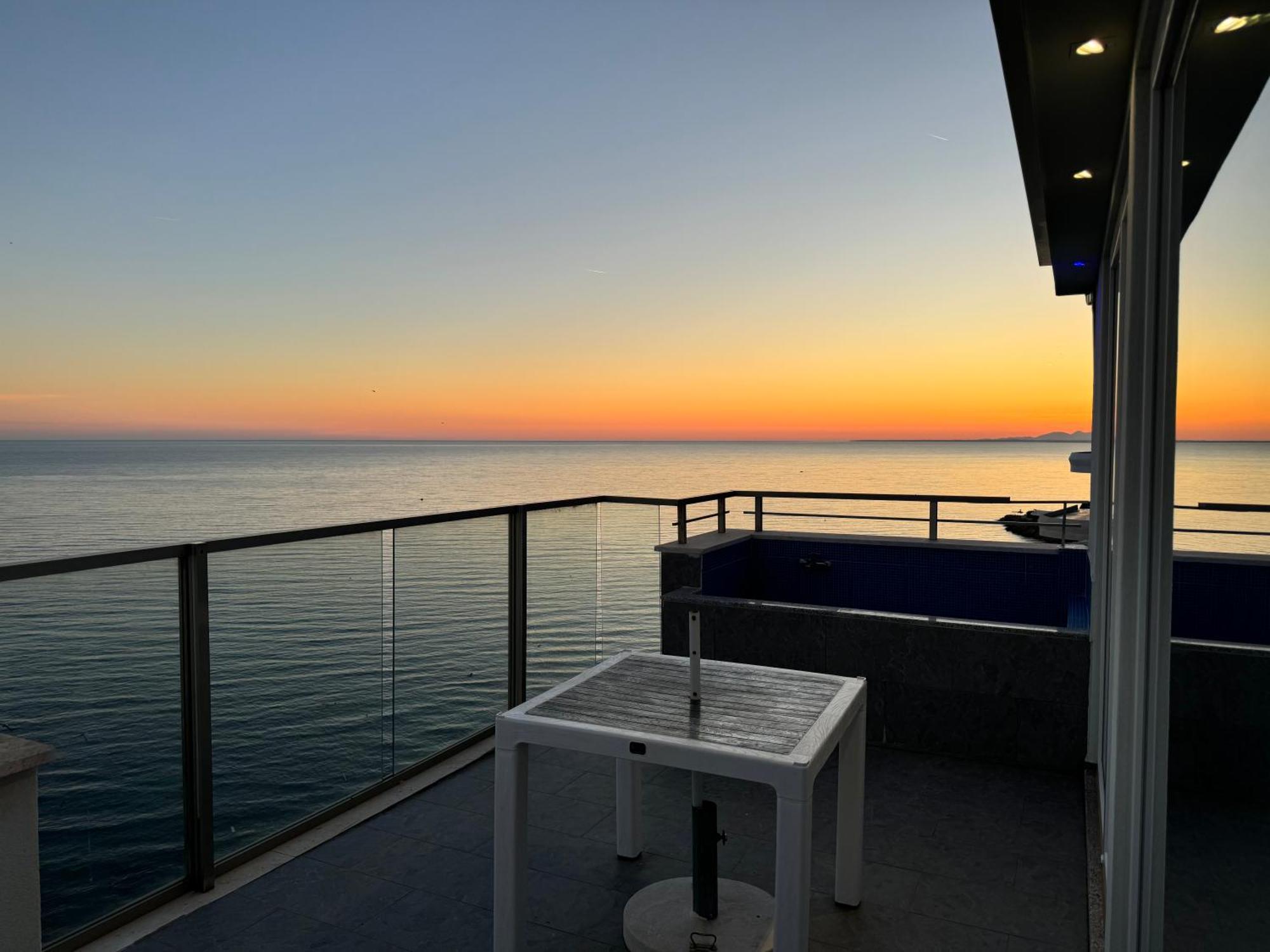 Suite Rana Hedhun Shëngjin Exterior foto